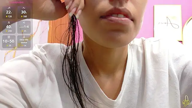 Snapshot of yourcuteneighbourr chatting on 05/28/26, 03:04 yourcuteneighbourr online show from 05/28/26, 03:04