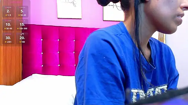 Snapshot of yourcuteneighbourr chatting on 06/11/26, 03:15 yourcuteneighbourr online show from 06/11/26, 03:15