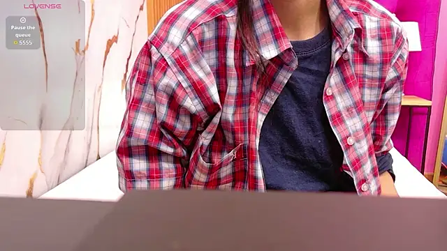 yourcuteneighbourr online show from 06/24/26, 03:05