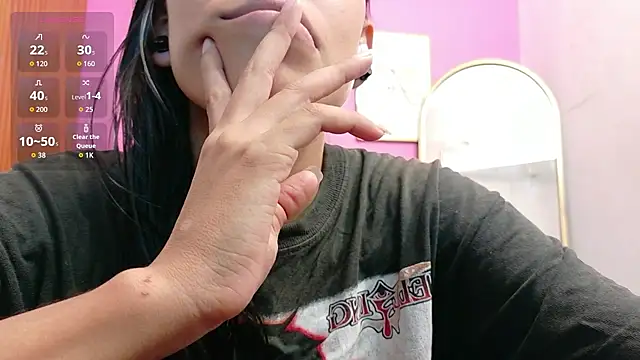 yourcuteneighbourr online show from 08/04/26, 02:59