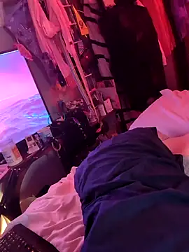 Snapshot of gurlnips chatting on 02/08/25, 09:15 gurlnips online show from 02/08/25, 09:15