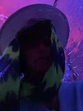 Snapshot of gurlnips chatting on 02/14/25, 06:56 gurlnips online show from 02/14/25, 06:56