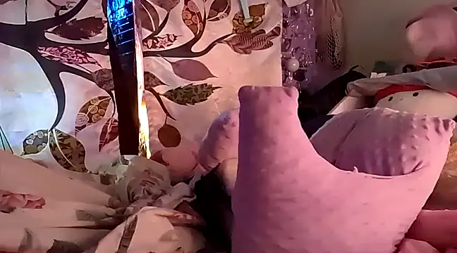 Snapshot of gurlnips chatting on 02/25/25, 02:54 gurlnips online show from 02/25/25, 02:54