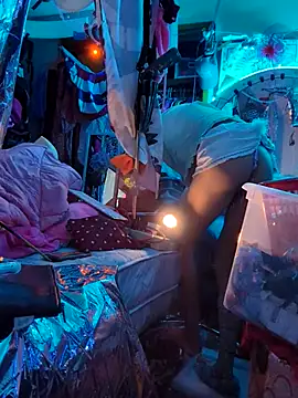 Snapshot of gurlnips chatting on 03/06/25, 11:47 gurlnips online show from 03/06/25, 11:47