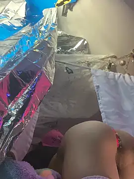 Snapshot of gurlnips chatting on 03/11/25, 07:04 gurlnips online show from 03/11/25, 07:04