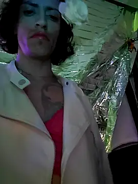 Snapshot of gurlnips chatting on 03/21/25, 08:28 gurlnips online show from 03/21/25, 08:28