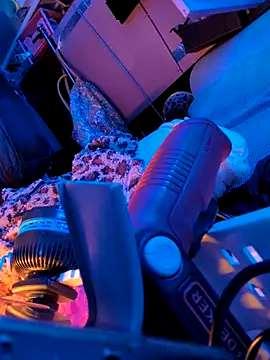 Snapshot of gurlnips chatting on 09/13/25, 02:55 gurlnips online show from 09/13/25, 02:55