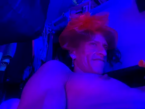 Snapshot of gurlnips chatting on 09/14/25, 03:05 gurlnips online show from 09/14/25, 03:05