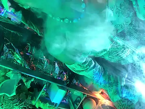 Snapshot of gurlnips chatting on 09/17/25, 05:53 gurlnips online show from 09/17/25, 05:53