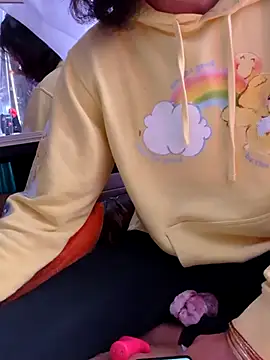 Snapshot of gurlnips chatting on 10/11/25, 08:51 gurlnips online show from 10/11/25, 08:51