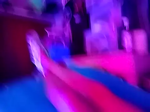 Snapshot of gurlnips chatting on 10/14/25, 05:25 gurlnips online show from 10/14/25, 05:25