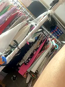 Snapshot of gurlnips chatting on 11/25/25, 10:48 gurlnips online show from 11/25/25, 10:48