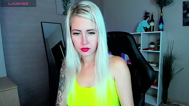 Snapshot of Mermaid_N chatting on 09/18/25, 01:40 Mermaid N online show from 09/18/25, 01:40