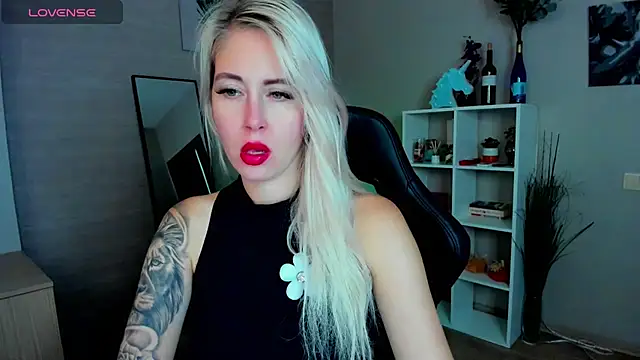 Snapshot of Mermaid_N chatting on 09/19/25, 01:40 Mermaid N online show from 09/19/25, 01:40