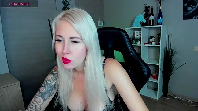 Snapshot of Mermaid_N chatting on 09/30/25, 01:32 Mermaid N online show from 09/30/25, 01:32