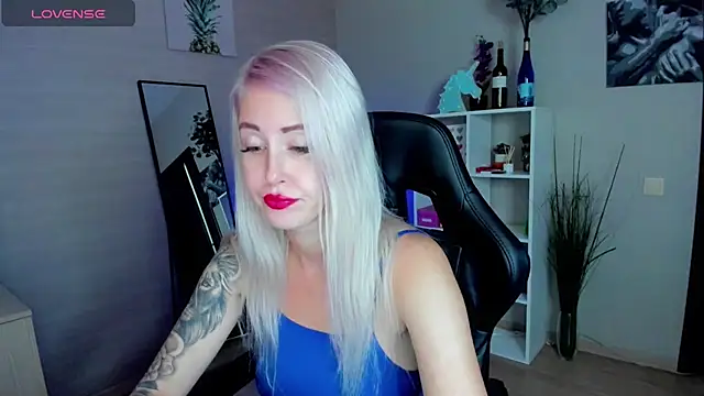 Snapshot of Mermaid_N chatting on 10/06/25, 01:36 Mermaid N online show from 10/06/25, 01:36