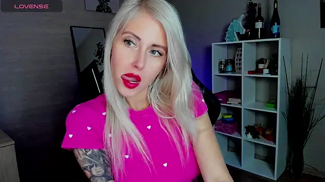 Snapshot of Mermaid_N chatting on 10/08/25, 01:36 Mermaid N online show from 10/08/25, 01:36