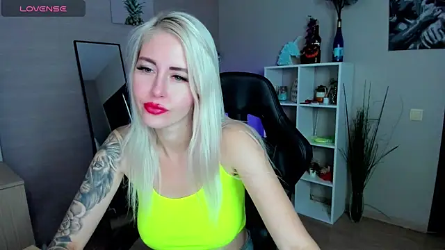 Snapshot of Mermaid_N chatting on 10/23/25, 02:00 Mermaid N online show from 10/23/25, 02:00