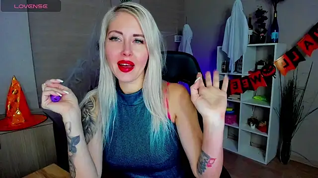 Snapshot of Mermaid_N chatting on 10/27/25, 01:42 Mermaid N online show from 10/27/25, 01:42