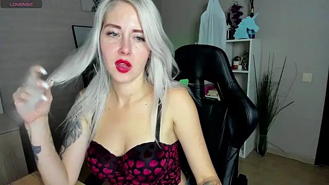 Mermaid N online show from 11/08/25, 02:01