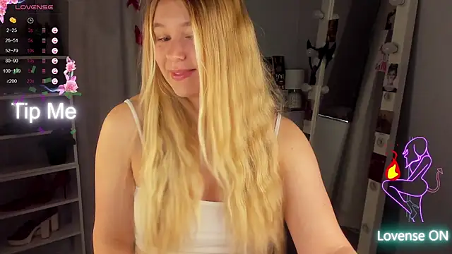 Snapshot of Rebecca_Kelly chatting on 09/13/25, 01:38 Rebecca Kelly online show from 09/13/25, 01:38