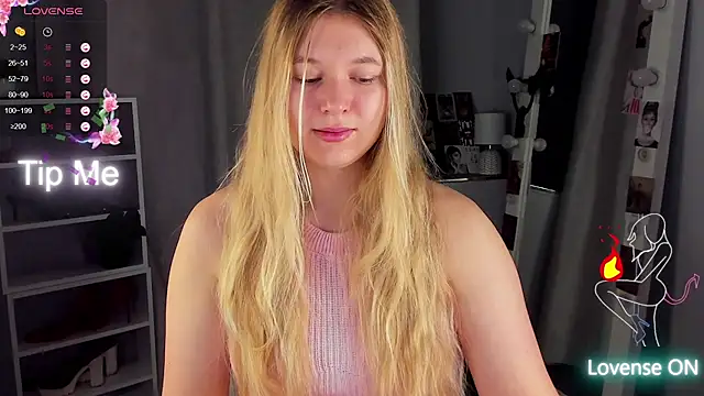 Snapshot of Rebecca_Kelly chatting on 09/27/25, 01:43 Rebecca Kelly online show from 09/27/25, 01:43