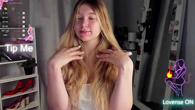 Snapshot of Rebecca_Kelly chatting on 09/28/25, 01:55 Rebecca Kelly online show from 09/28/25, 01:55