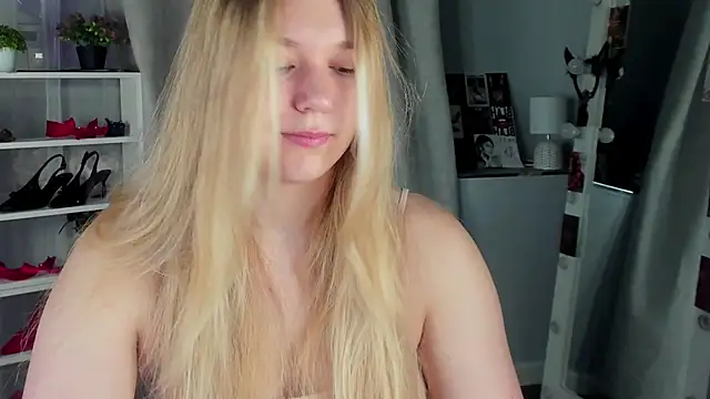 Snapshot of Rebecca_Kelly chatting on 10/20/25, 02:01 Rebecca Kelly online show from 10/20/25, 02:01