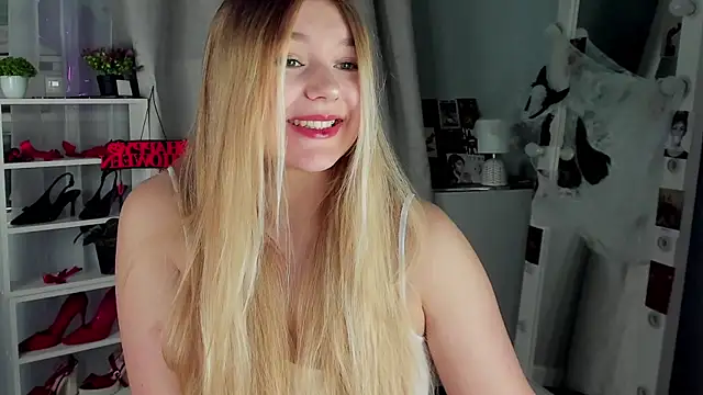 Snapshot of Rebecca_Kelly chatting on 11/01/25, 02:35 Rebecca Kelly online show from 11/01/25, 02:35