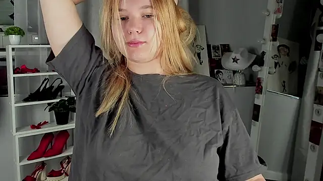 Snapshot of Rebecca_Kelly chatting on 11/15/25, 02:09 Rebecca Kelly online show from 11/15/25, 02:09