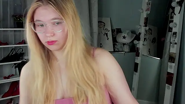 Snapshot of Rebecca_Kelly chatting on 11/20/25, 02:34 Rebecca Kelly online show from 11/20/25, 02:34