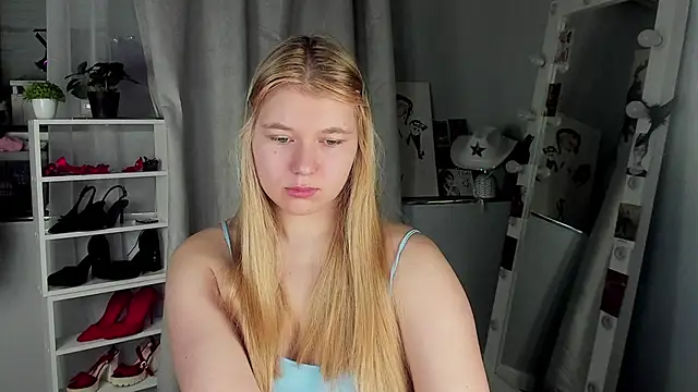 Snapshot of Rebecca_Kelly chatting on 11/22/25, 02:32 Rebecca Kelly online show from 11/22/25, 02:32