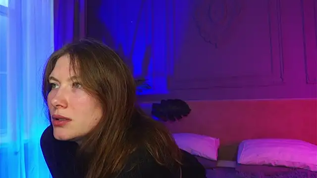 Snapshot of Liv_Fay chatting on 09/20/25, 02:40 Liv Fay online show from 09/20/25, 02:40