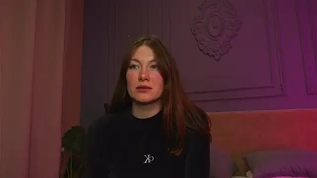 Snapshot of Liv_Fay chatting on 09/25/25, 03:27 Liv Fay online show from 09/25/25, 03:27