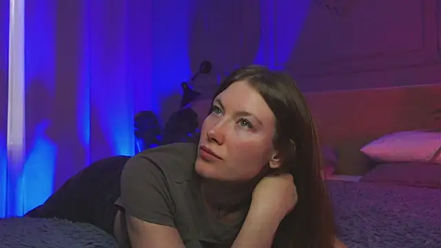 Snapshot of Liv_Fay chatting on 09/27/25, 03:06 Liv Fay online show from 09/27/25, 03:06