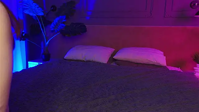 Snapshot of Liv_Fay chatting on 10/04/25, 02:37 Liv Fay online show from 10/04/25, 02:37