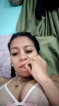 Snapshot of Tiphanydirty3 chatting on 11/14/25, 05:17 Tiphanydirty3 online show from 11/14/25, 05:17