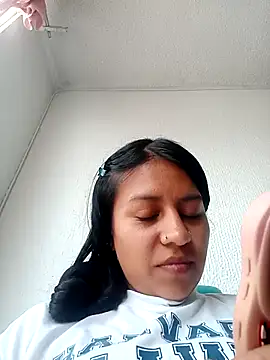 Snapshot of Tiphanydirty3 chatting on 11/27/25, 06:32 Tiphanydirty3 online show from 11/27/25, 06:32