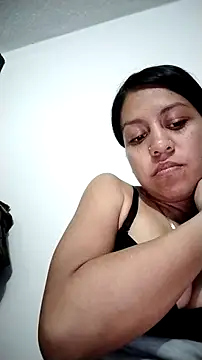Snapshot of Tiphanydirty3 chatting on 04/22/26, 02:58 Tiphanydirty3 online show from 04/22/26, 02:58