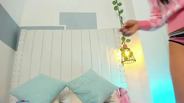 Snapshot of hannah_gray chatting on 10/06/25, 11:07 hannah gray online show from 10/06/25, 11:07