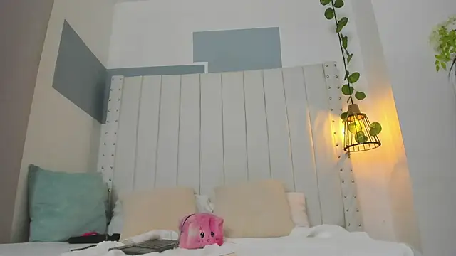 Snapshot of hannah_gray chatting on 10/14/25, 11:11 hannah gray online show from 10/14/25, 11:11