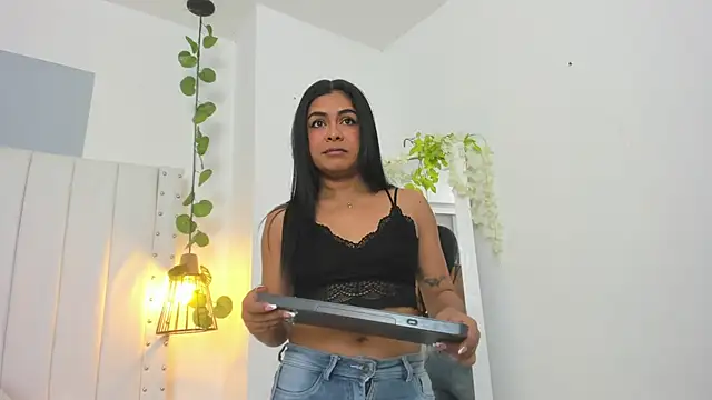 Snapshot of hannah_gray chatting on 10/26/25, 11:05 hannah gray online show from 10/26/25, 11:05