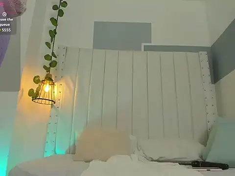 Snapshot of hannah_gray chatting on 11/04/25, 11:09 hannah gray online show from 11/04/25, 11:09