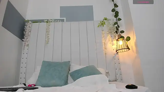 Snapshot of hannah_gray chatting on 11/25/25, 11:10 hannah gray online show from 11/25/25, 11:10