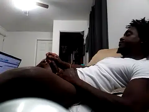 Snapshot of Hugedick0071 chatting on 11/13/25, 07:51 Hugedick0071 online show from 11/13/25, 07:51