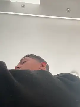dominic smith  online show from 02/13/25, 08:45