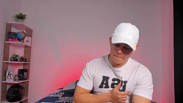 Snapshot of Alan_hadid1 chatting on 10/11/25, 09:57 Alan hadid1 online show from 10/11/25, 09:57