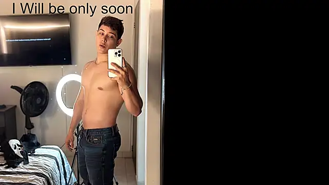 Snapshot of Alan_hadid1 chatting on 10/31/25, 02:07 Alan hadid1 online show from 10/31/25, 02:07