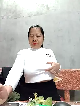 Queen 18200 online show from 12/16/24, 02:47