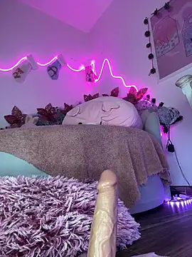 Snapshot of Tsuki-moon chatting on 12/06/24, 03:30 Tsuki-moon online show from 12/06/24, 03:30